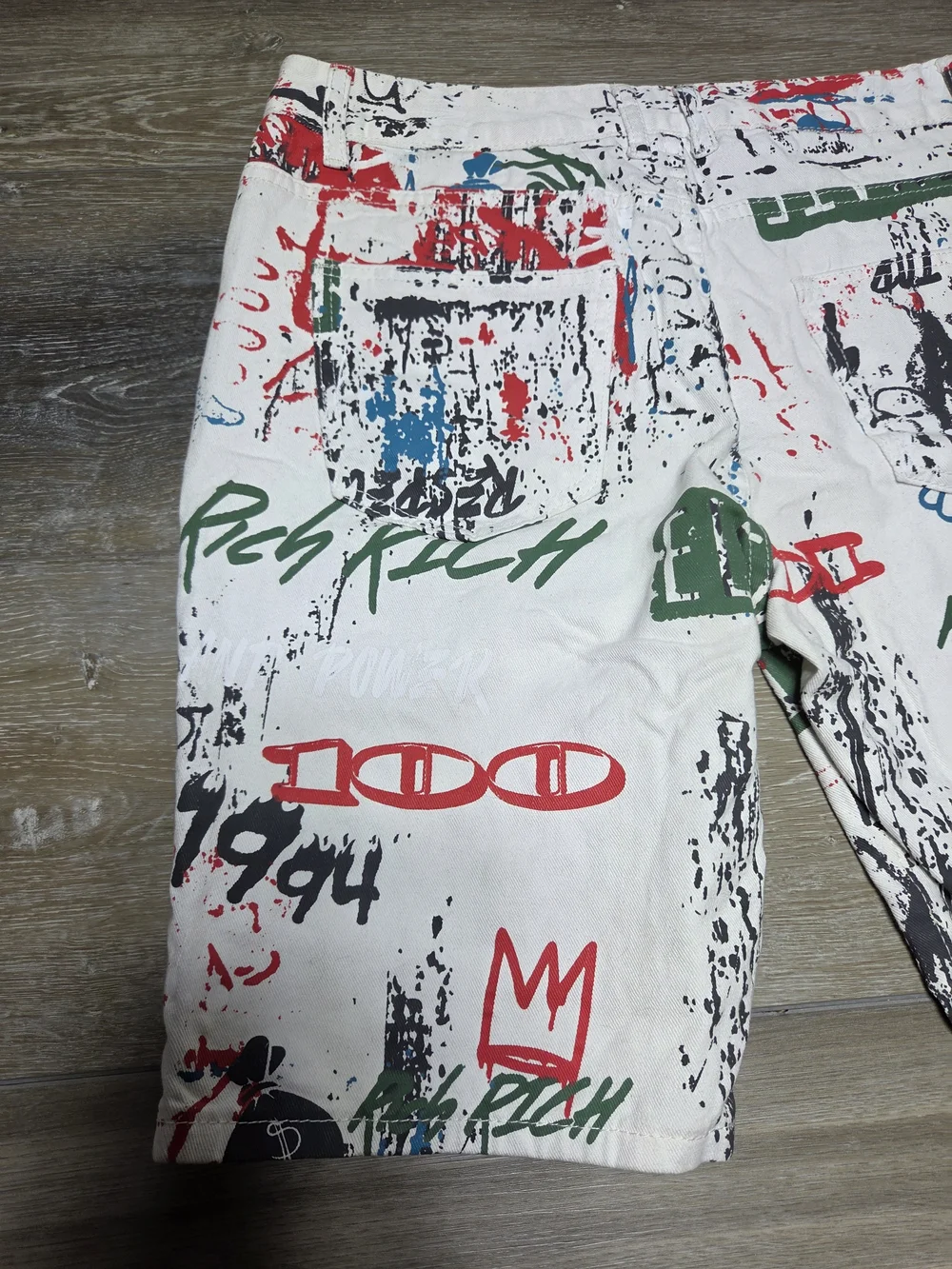 Men's Graffiti Print Denim Shorts Size 34 White Multicolor
